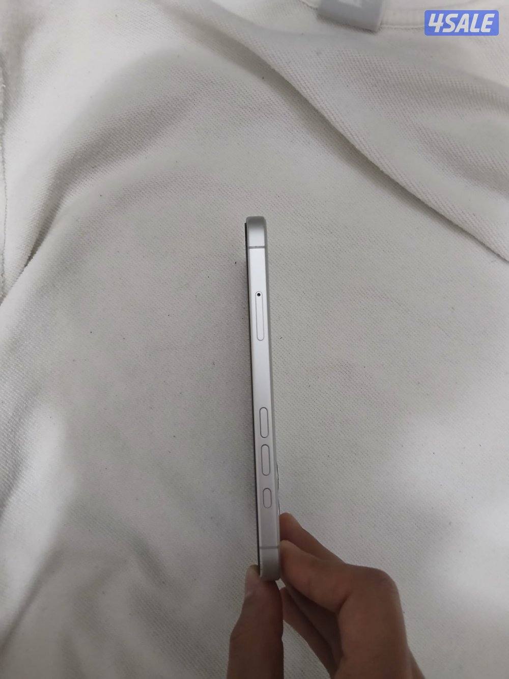 ايفون 16 ابيض 128 جيجا6