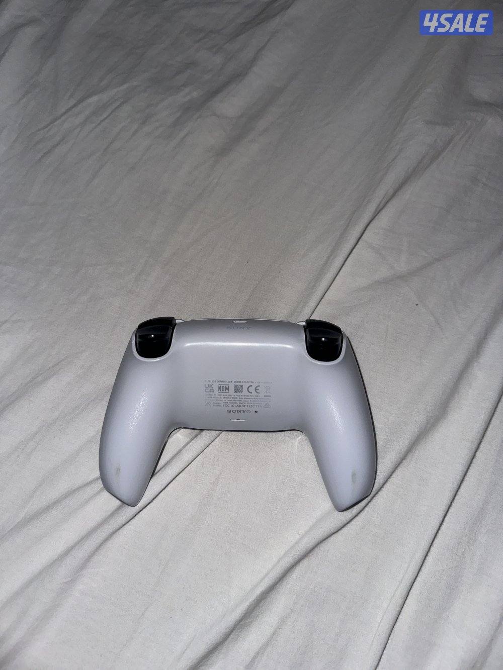 يده سوني فايف مشكله وحيده ان القير اليسار فيه درفت خفيف1