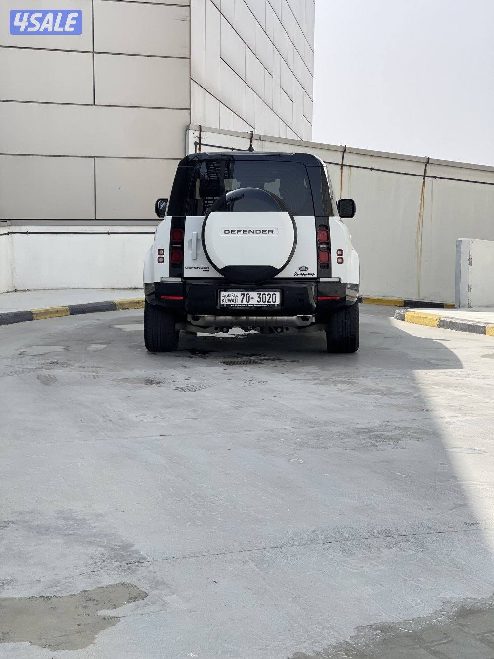 للبيع ديفندر 90 موديل 2023 الغانم تحت الكفالة عداد 97 الف كم v66