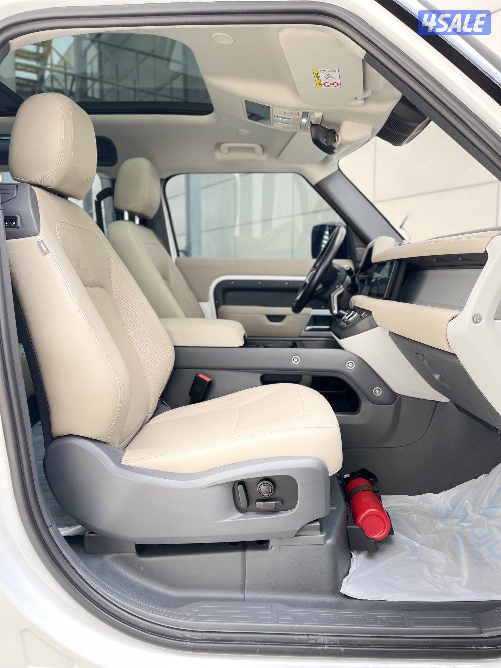 للبيع ديفندر 90 موديل 2023 الغانم تحت الكفالة عداد 97 الف كم v611