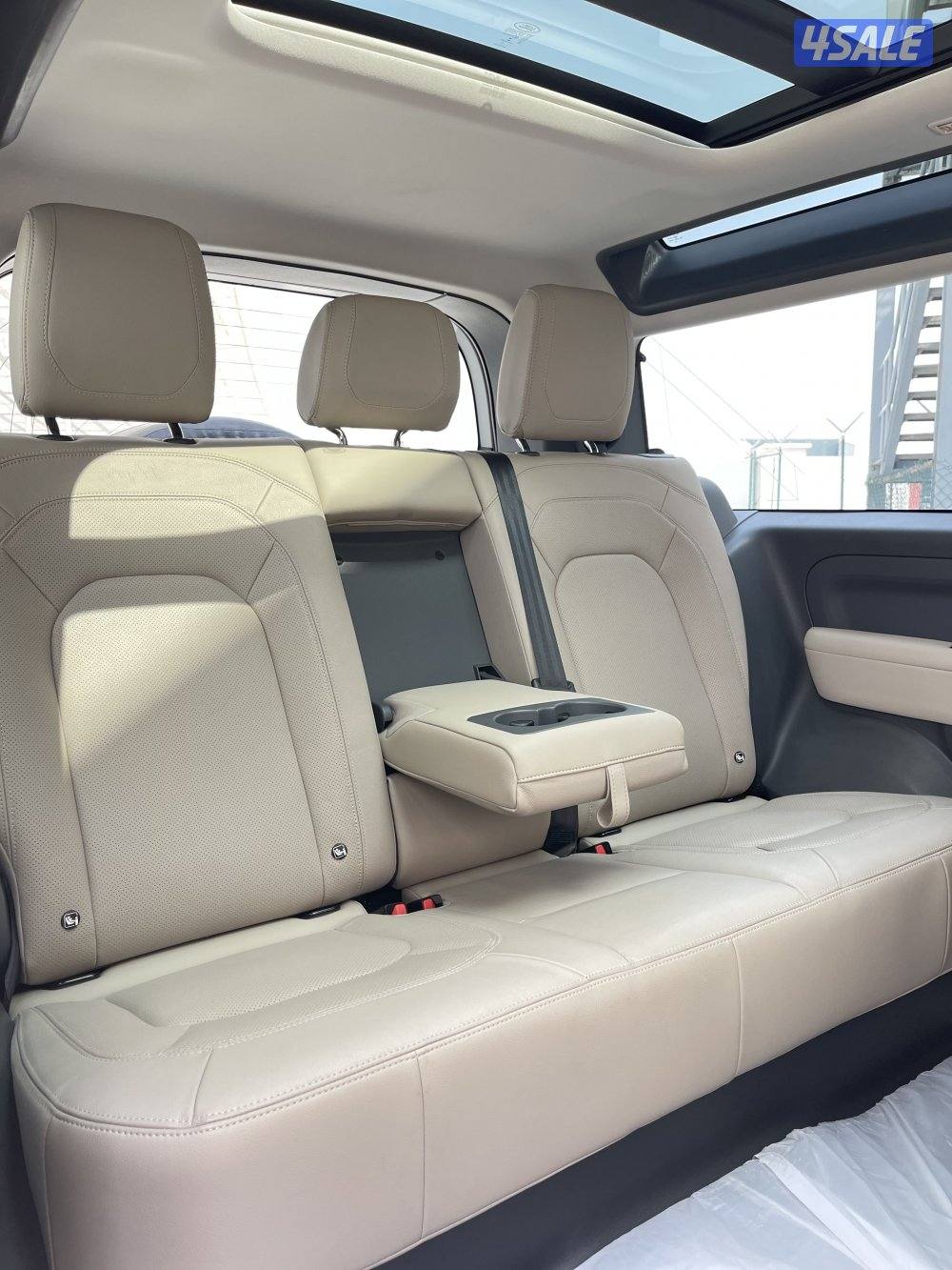 للبيع ديفندر 90 موديل 2023 الغانم تحت الكفالة عداد 97 الف كم v613