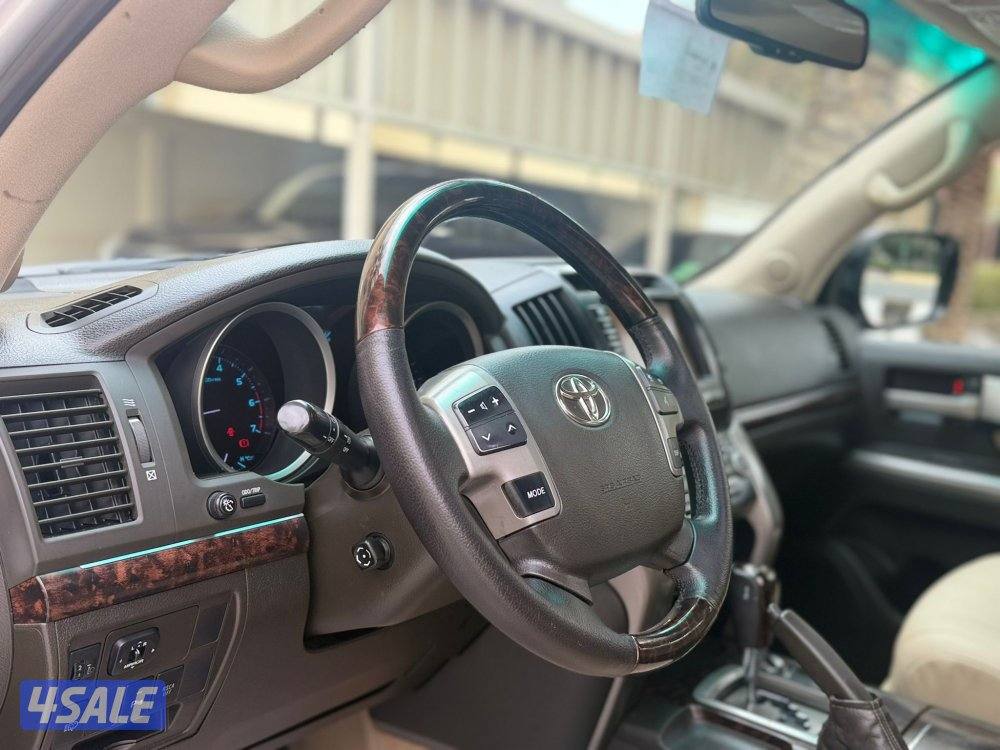 تويوتا _ لاندكروزر _ VXR _ الساير _ الدرجة الاولى _ 20094