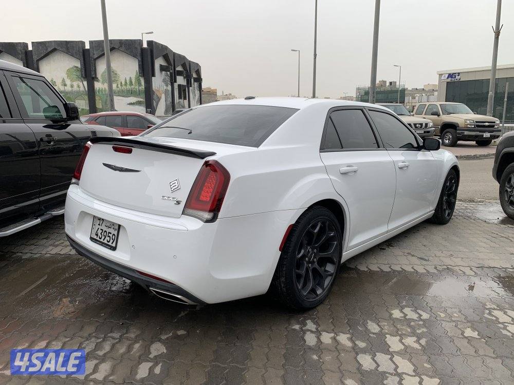 كرايزلر C300 V61