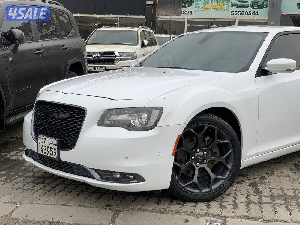 كرايزلر C300 V64