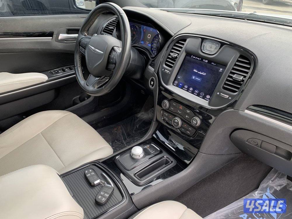 كرايزلر C300 V68