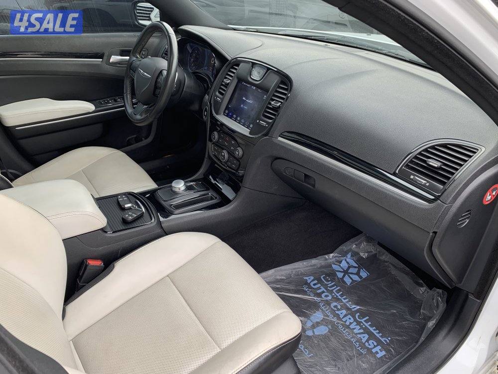 كرايزلر C300 V69