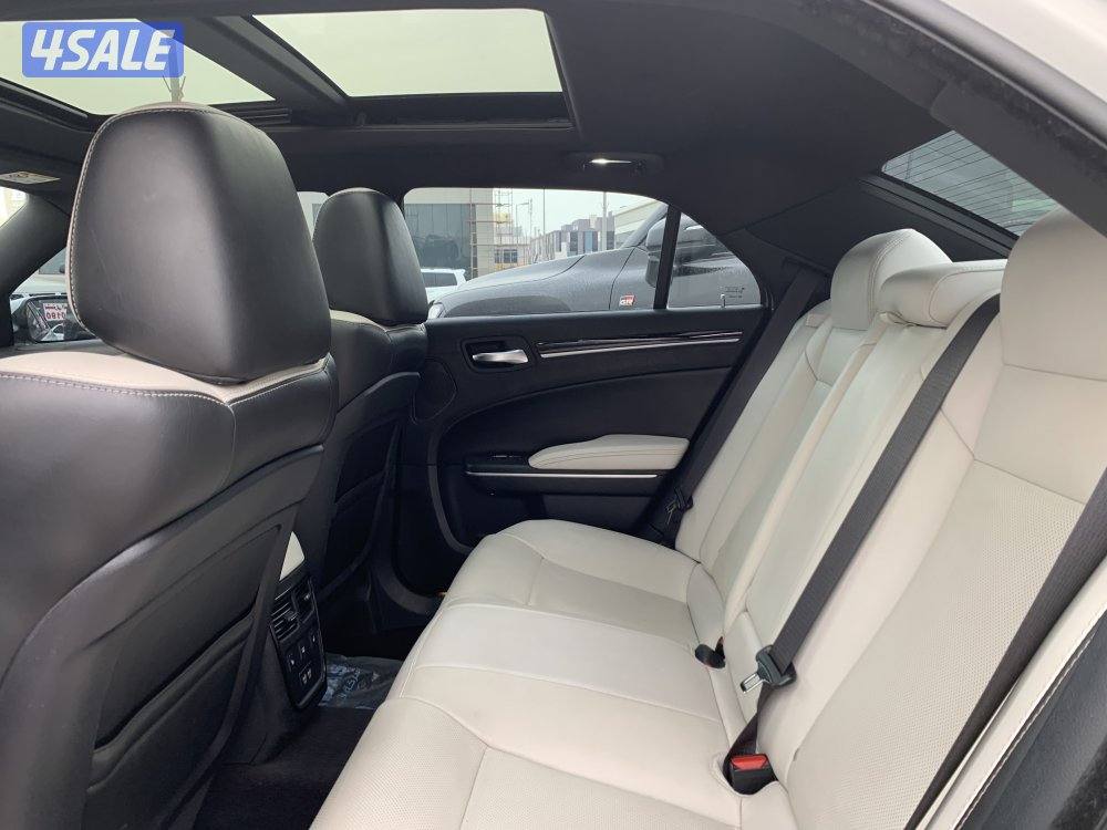 كرايزلر C300 V610