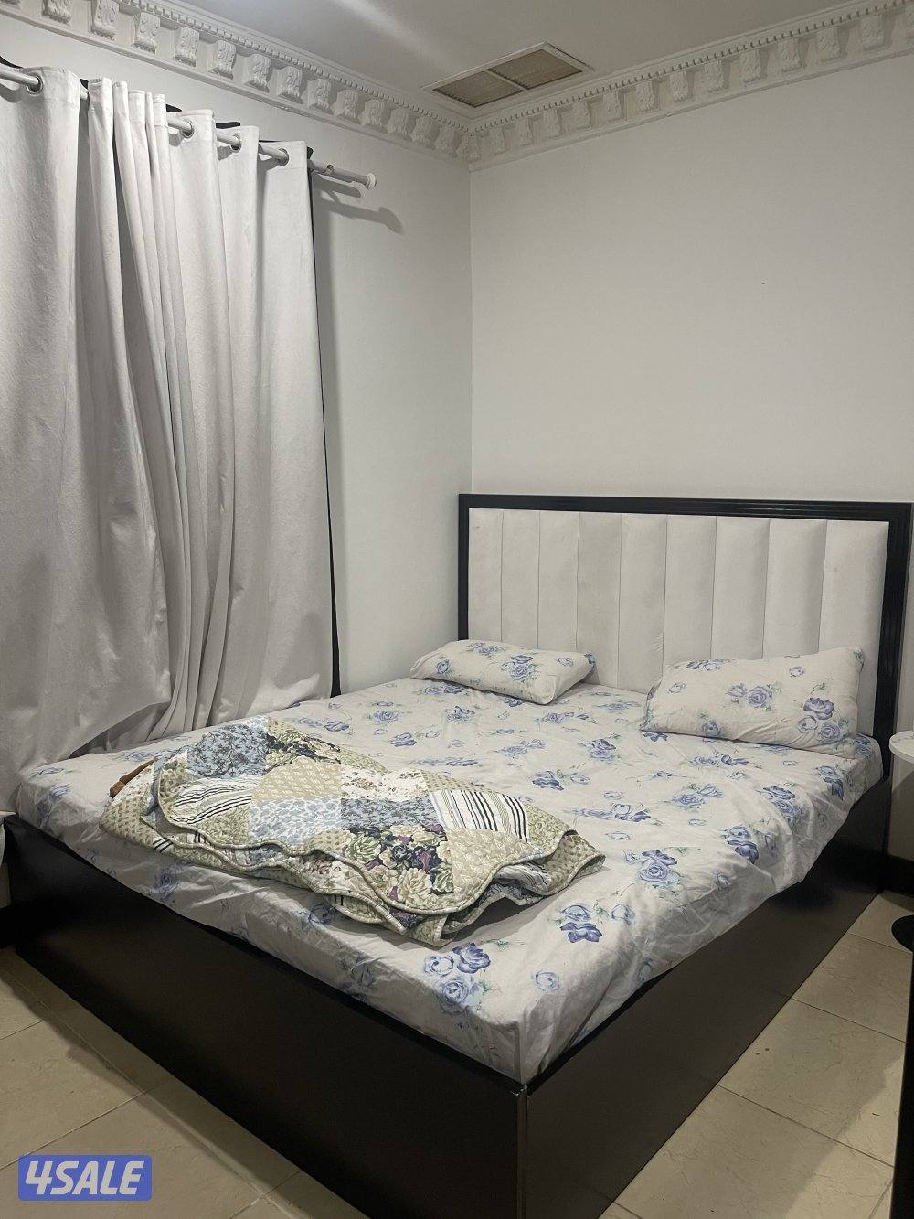 غرفة نوم ممتازه للبيع1