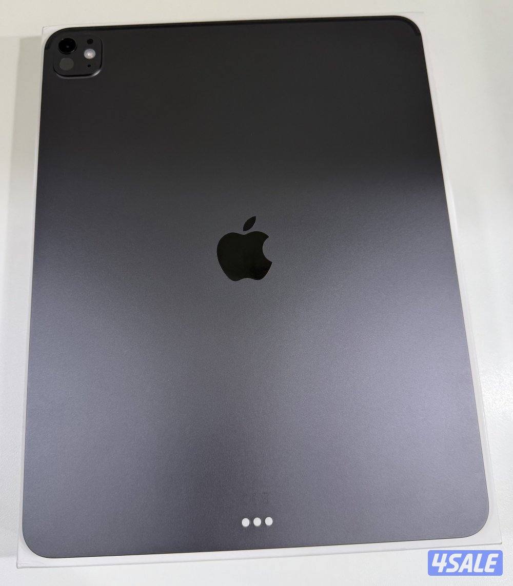 Apple iPad Pro 13” M5 256GB Wifi space Black 1 day Used Only.2