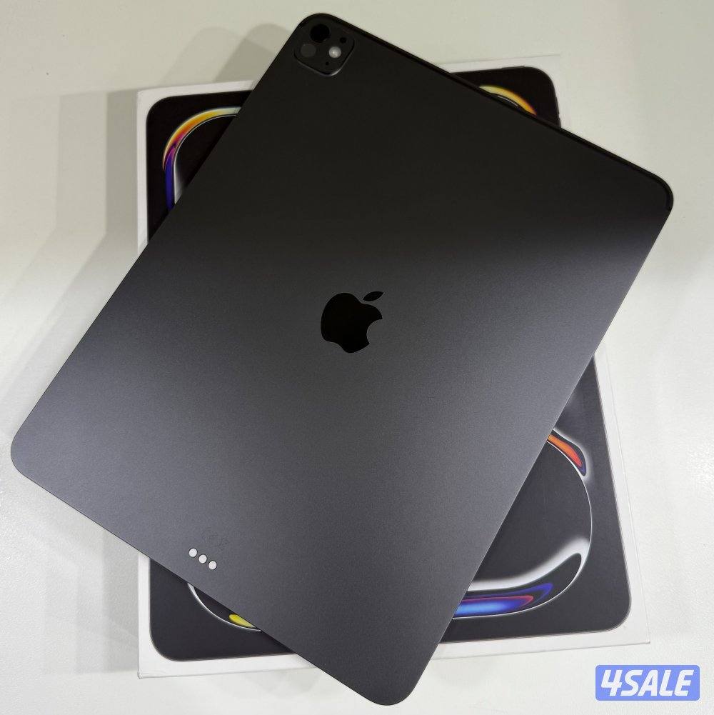Apple iPad Pro 13” M5 256GB Wifi space Black 1 day Used Only.3