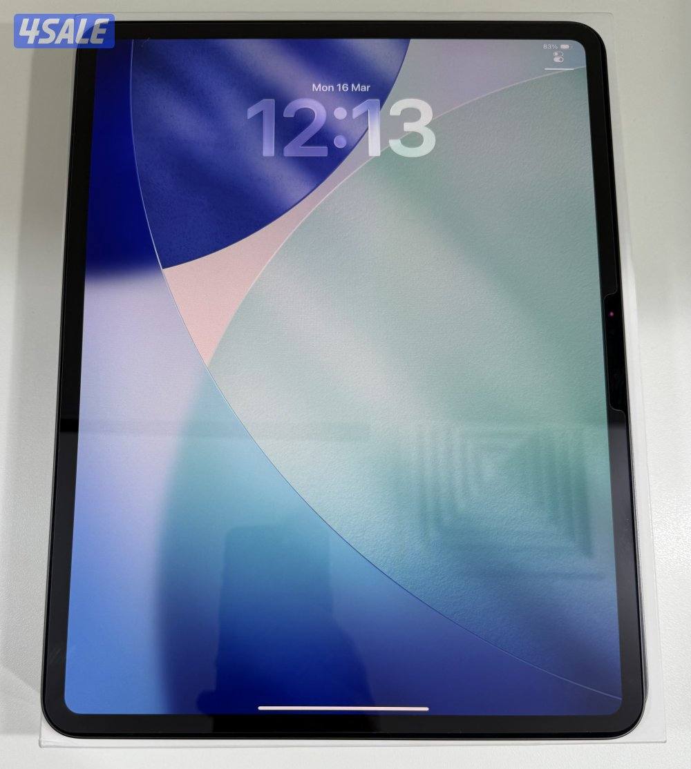 Apple iPad Pro 13” M5 256GB Wifi space Black 1 day Used Only.4