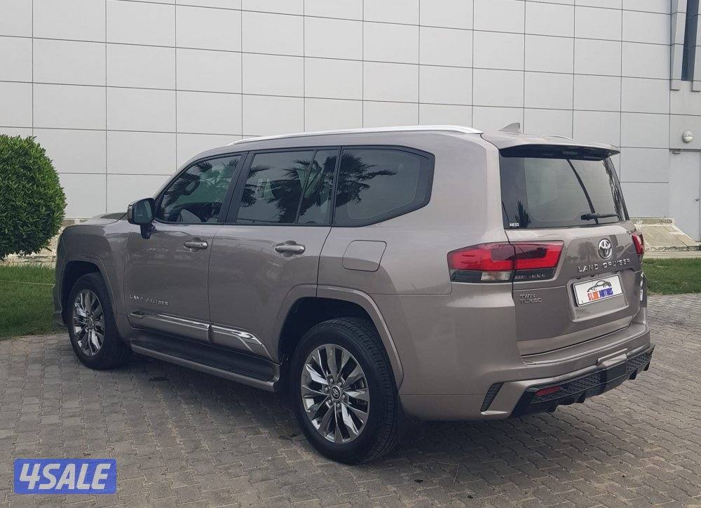 للبيع تويوتا لاندكروز AERO s s موديل 2024 عداد 27 صبغ وكالة تحت الكفال3