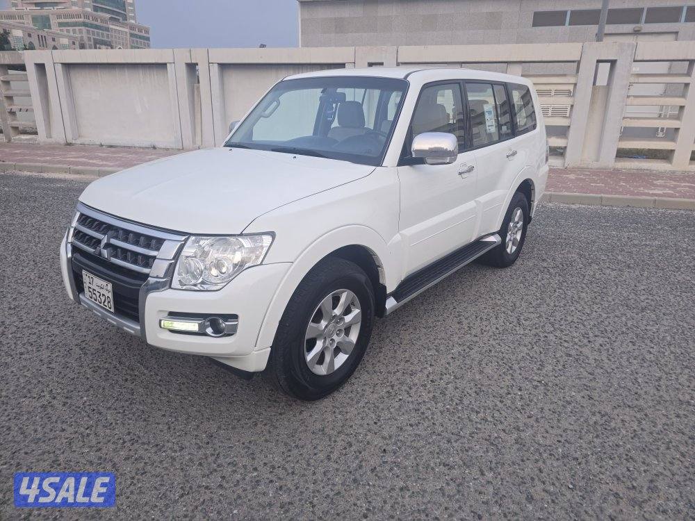 Mitsubishi Pajero 2020 v6 GLS 41000 km white showroom condition0