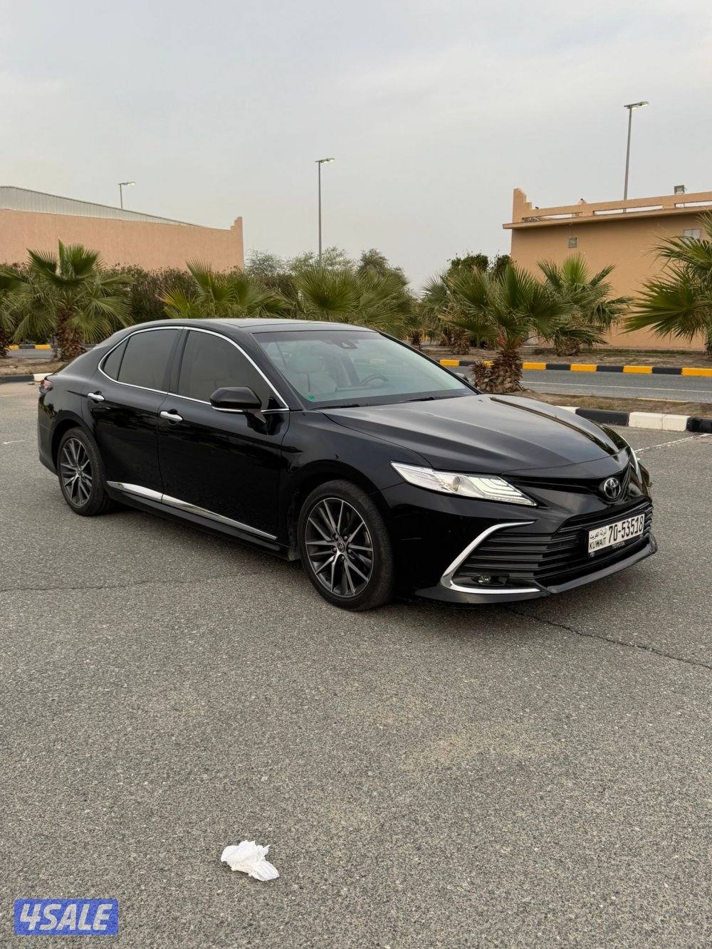 كامري لمتيد وارد الساير 2023 بحاله الوكاله عداد 50 الف0