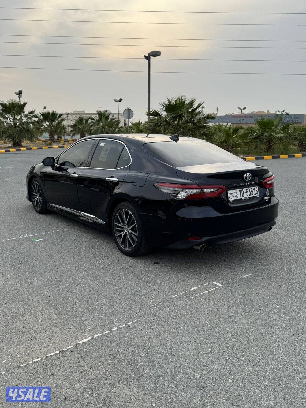 كامري لمتيد وارد الساير 2023 بحاله الوكاله عداد 50 الف2