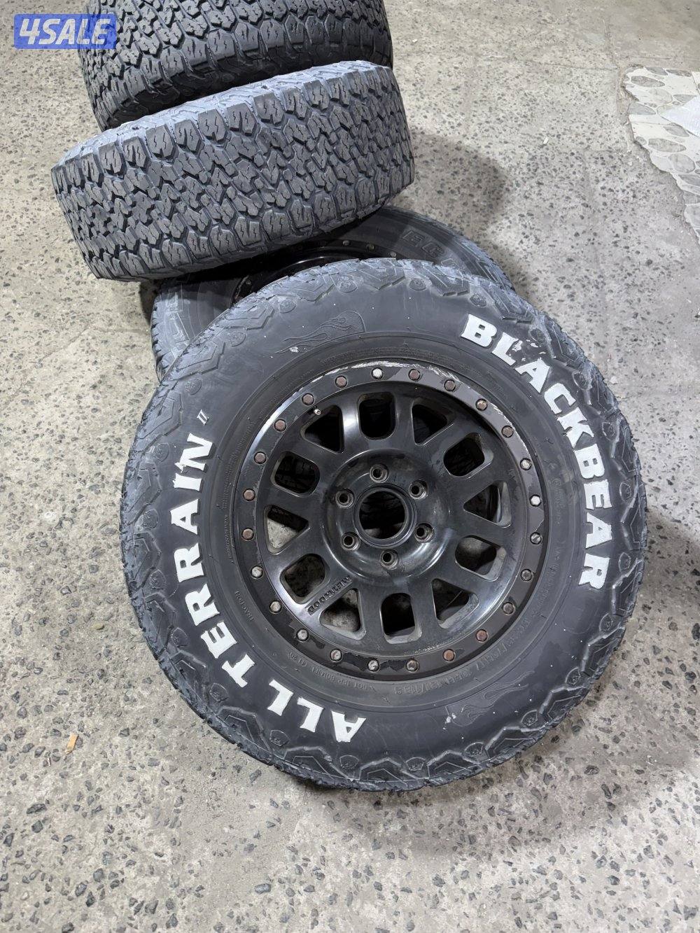 ‏للبيع أربع رنقات  BFGoodrich  وأربع تواير حالته جيدة الرجاء اتصال ألج1