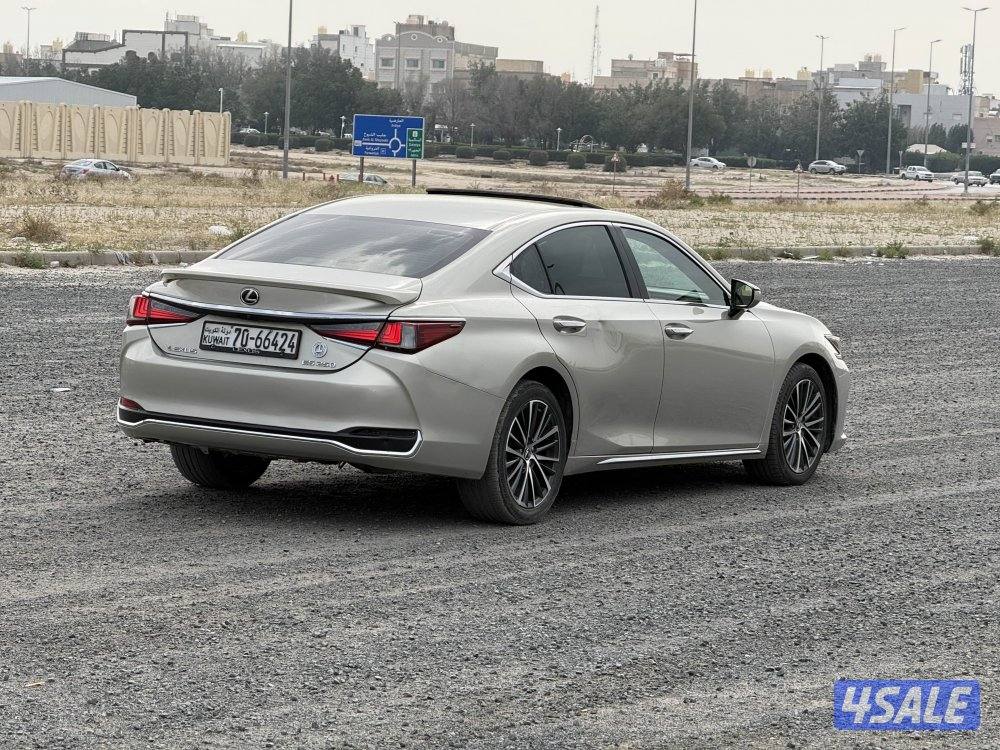 لكزس ES 20232