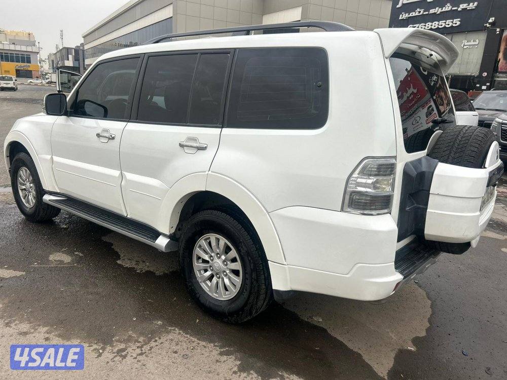 ميتسوبيشى باجيرو GLS -V6 موديل 2012 ماشى 226.000 k.m  وارد الملا .2