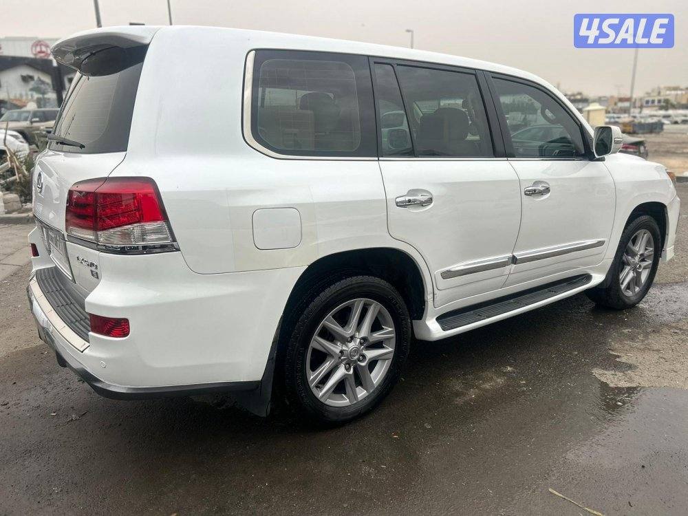 لكزس LX570 درجة اولى  موديل 2012 ماشى 258.000 k.m  وارد الساير2