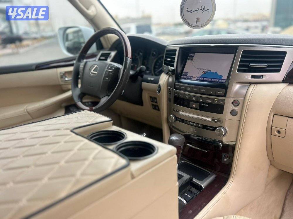 لكزس LX570 درجة اولى  موديل 2012 ماشى 258.000 k.m  وارد الساير7