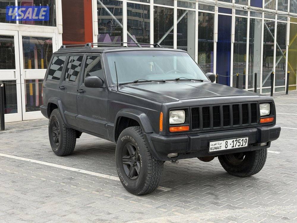 للبيع شيروكي بحاله ممتازه عداد ٢١٦ الف مكيف ثلج0