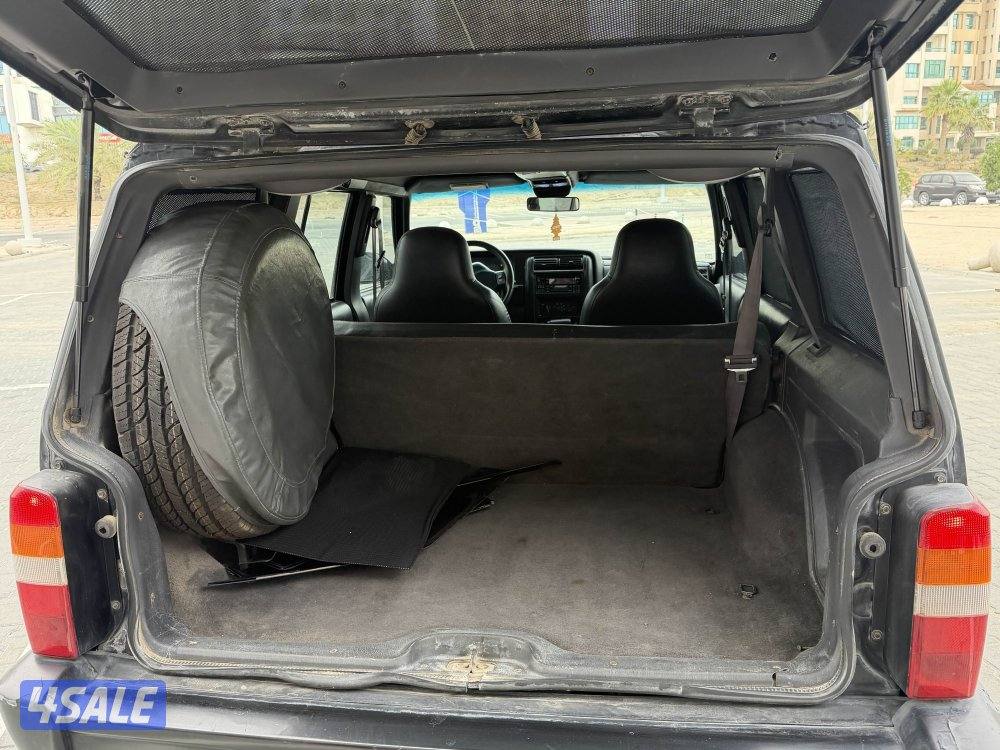 للبيع شيروكي بحاله ممتازه عداد ٢١٦ الف مكيف ثلج3