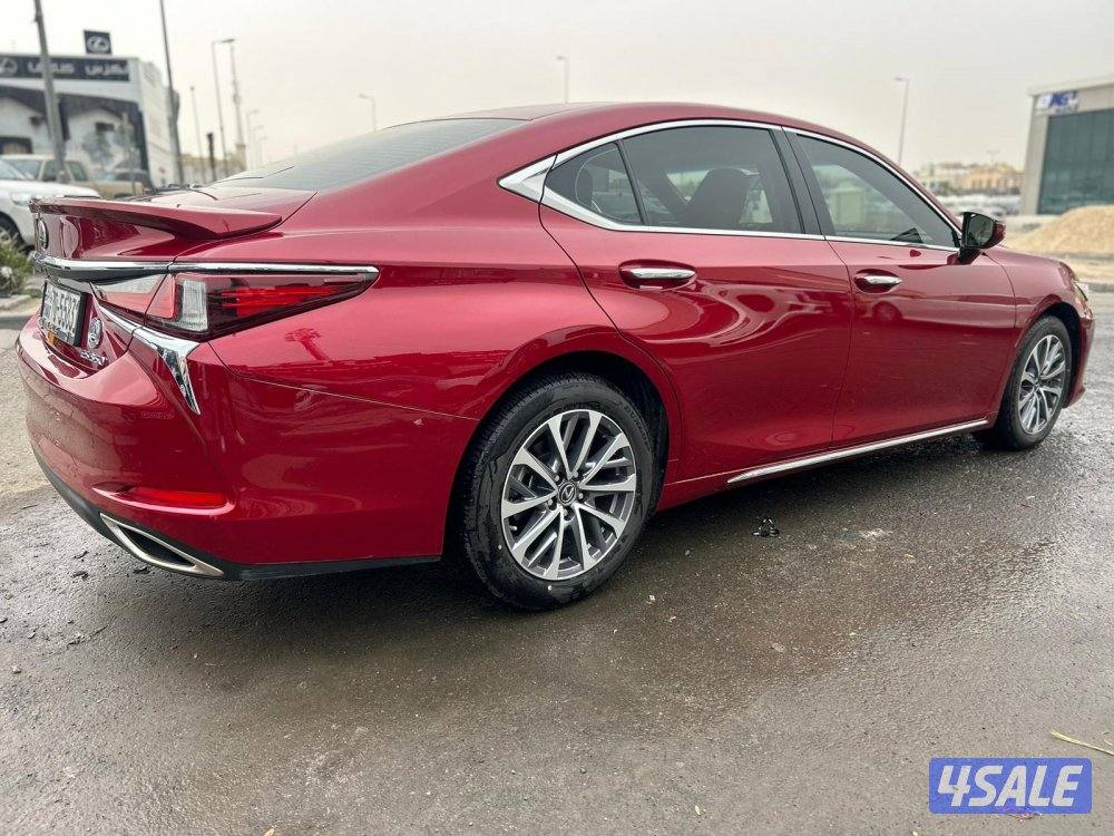 لكزس ES350 موديل 2023 ماشى 41.000 k.m  وارد الساير2