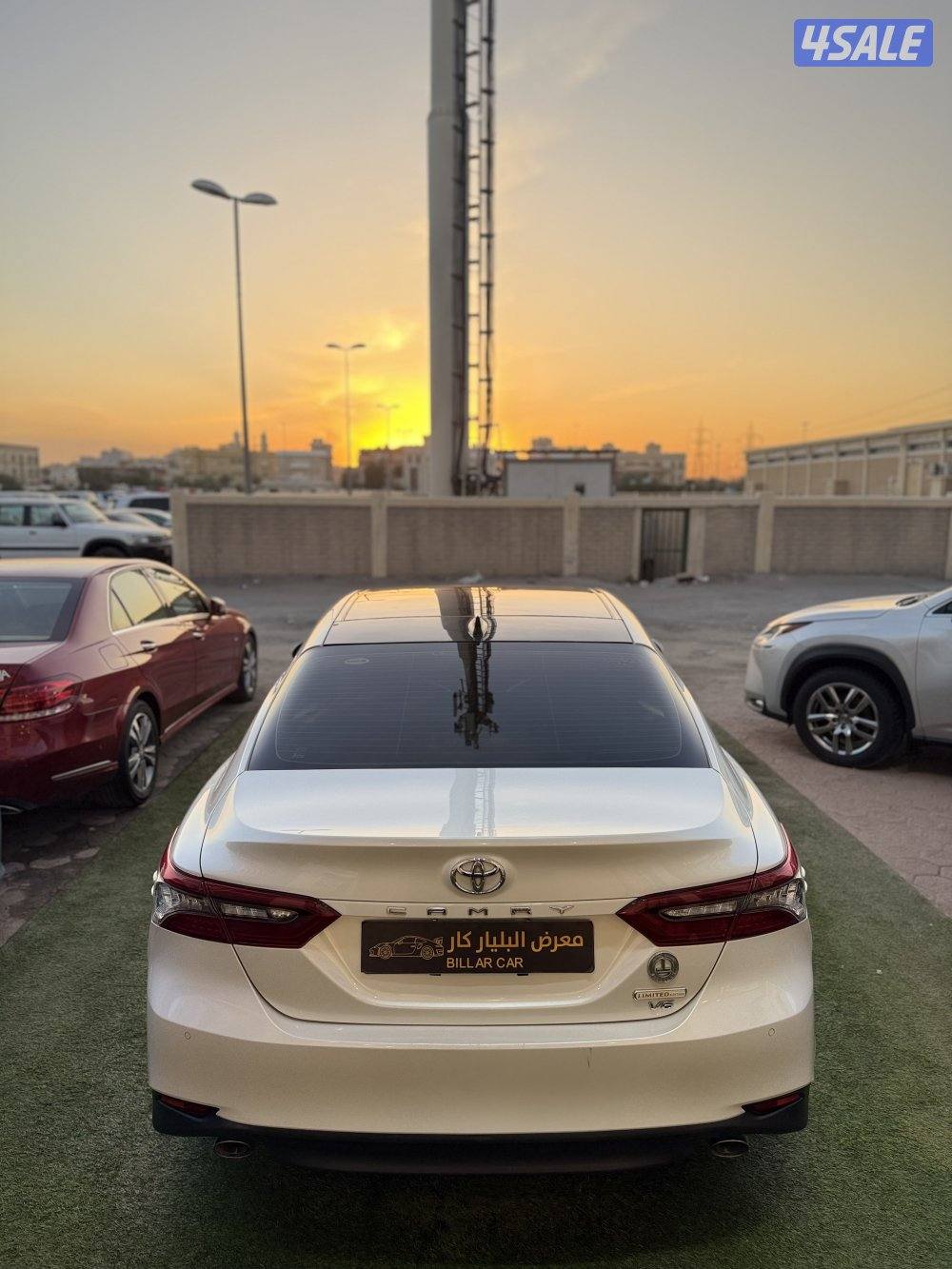 كامري 2023 شرط الفحص بلكامل بدي قطعتين بحالة وكالته4