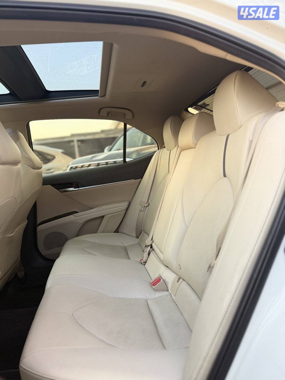 كامري 2023 شرط الفحص بلكامل بدي قطعتين بحالة وكالته10