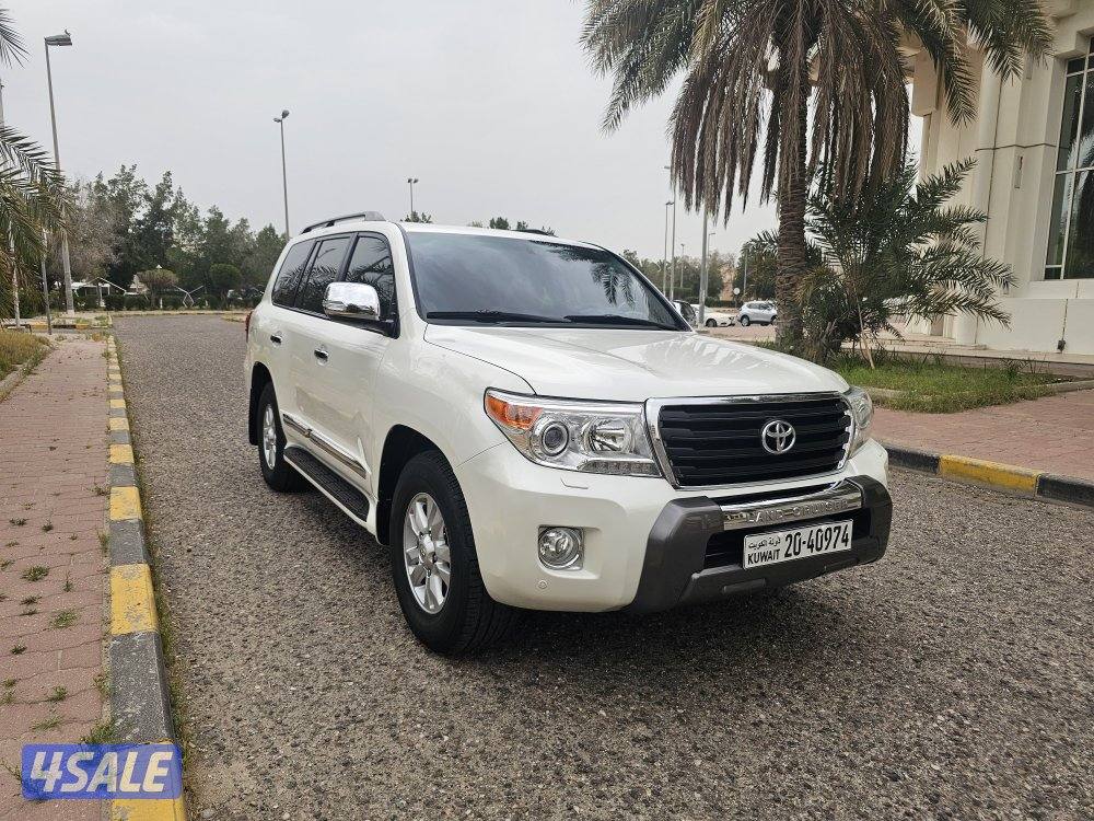 لاندكروز GXR وارد الساير ٨ سلندر شرط الفحص عداد ٢٩٦ الف0