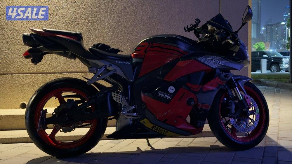 للبيع سيكل cbr 600 rr نظيف موناقصه شي وتواير برلي يديده وتوني مسرفسه4