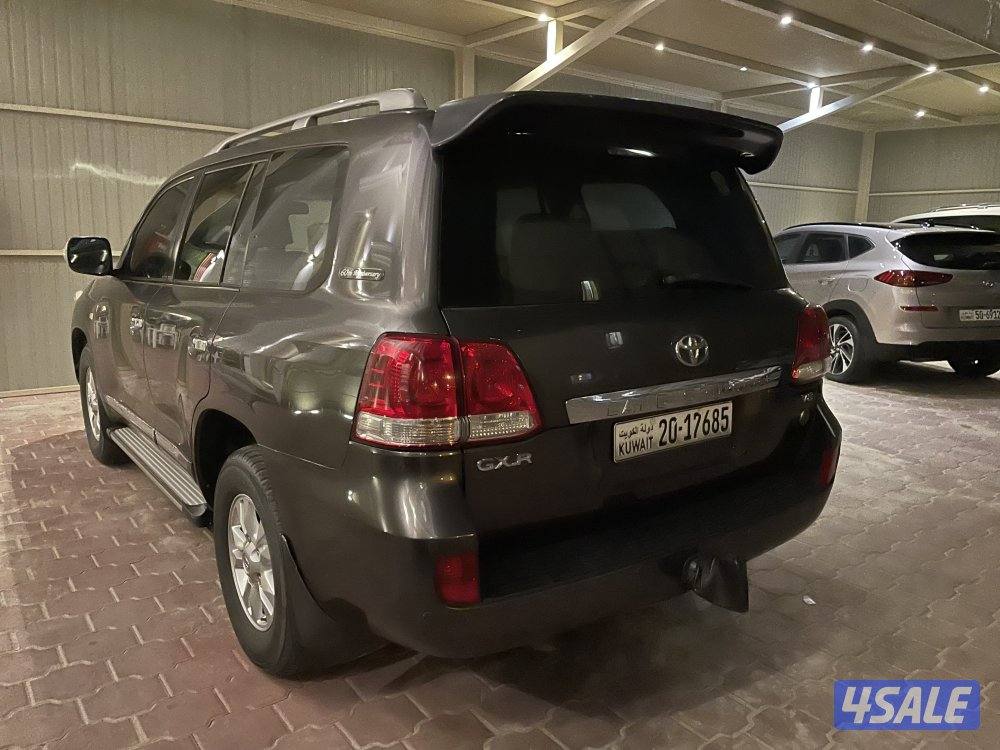 للبيع موديل ٢٠١١ ماشي ٢٦٠ الف صبغ وكاله1