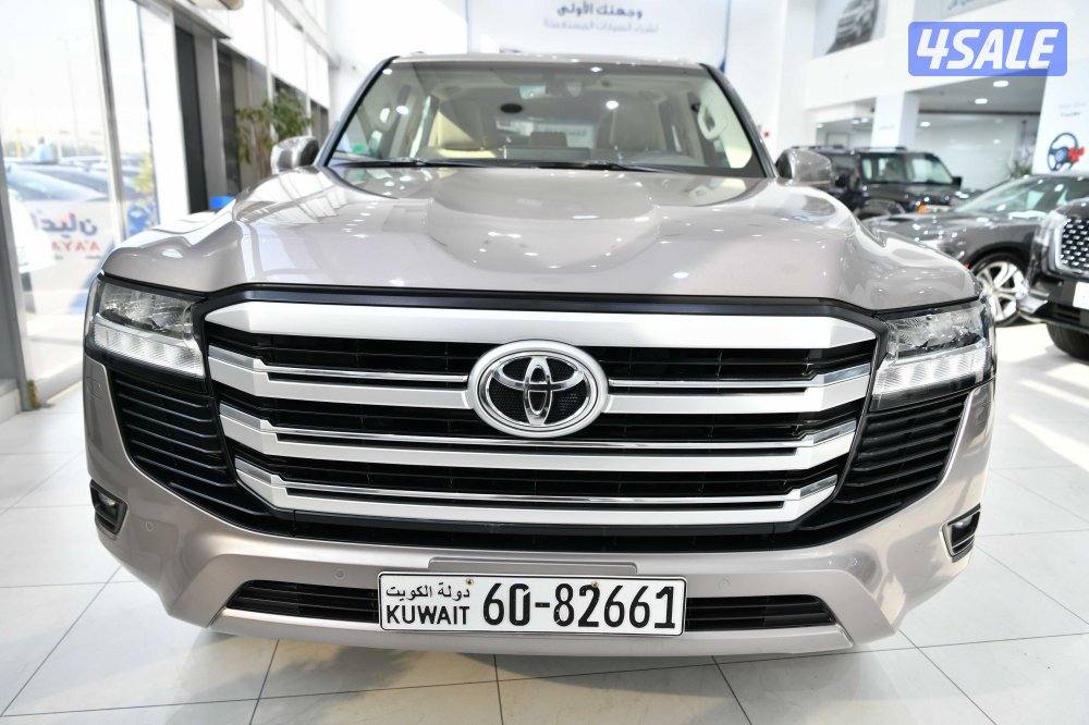 تويوتا لاندكروزر GXR توين تيربو1