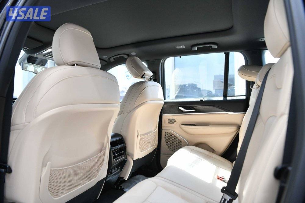 جيب جراند شيروكي ليمتد4