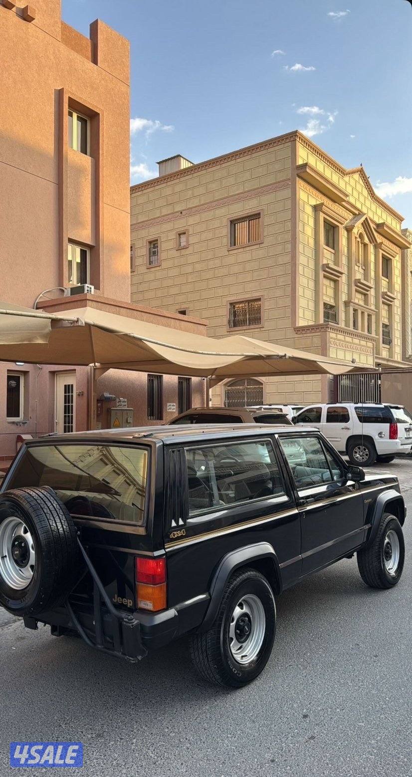 للبيع شروكي ١٩٩٤ باب واحد قير عادي اساس1