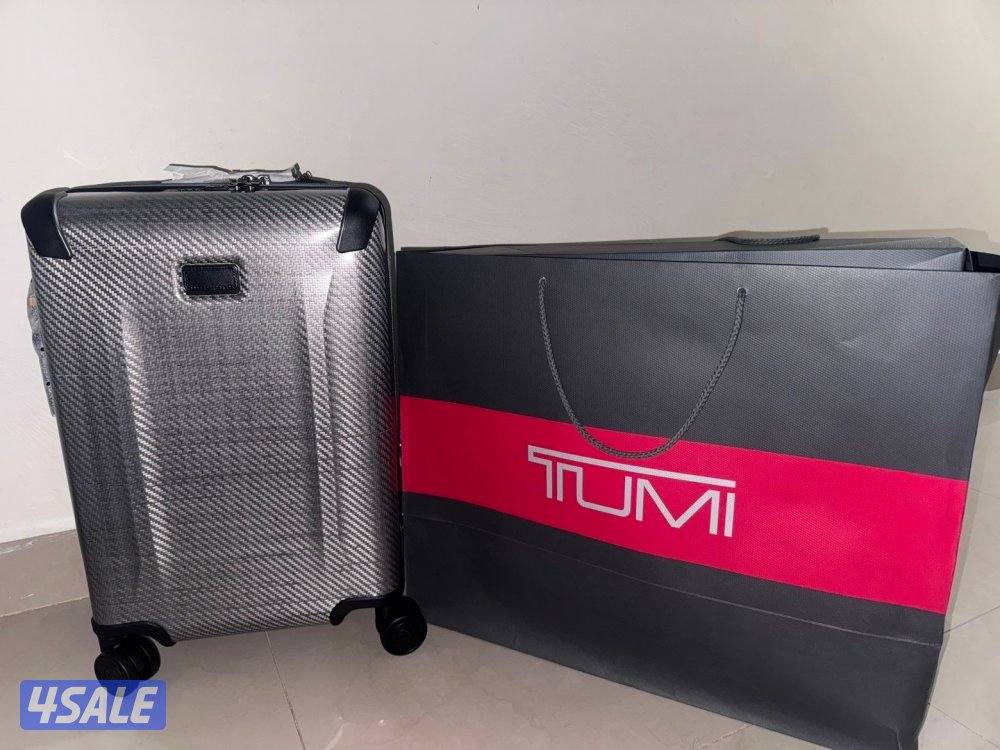 للبيع جنطه سفر من tumi اصليه مع كافه الاغراض جديده لم تستخدم كليا4