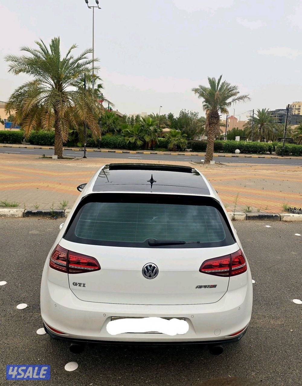 فولكسفاغن جولف موديل GTI 2014 كامل المواصفات شرط الفحص3