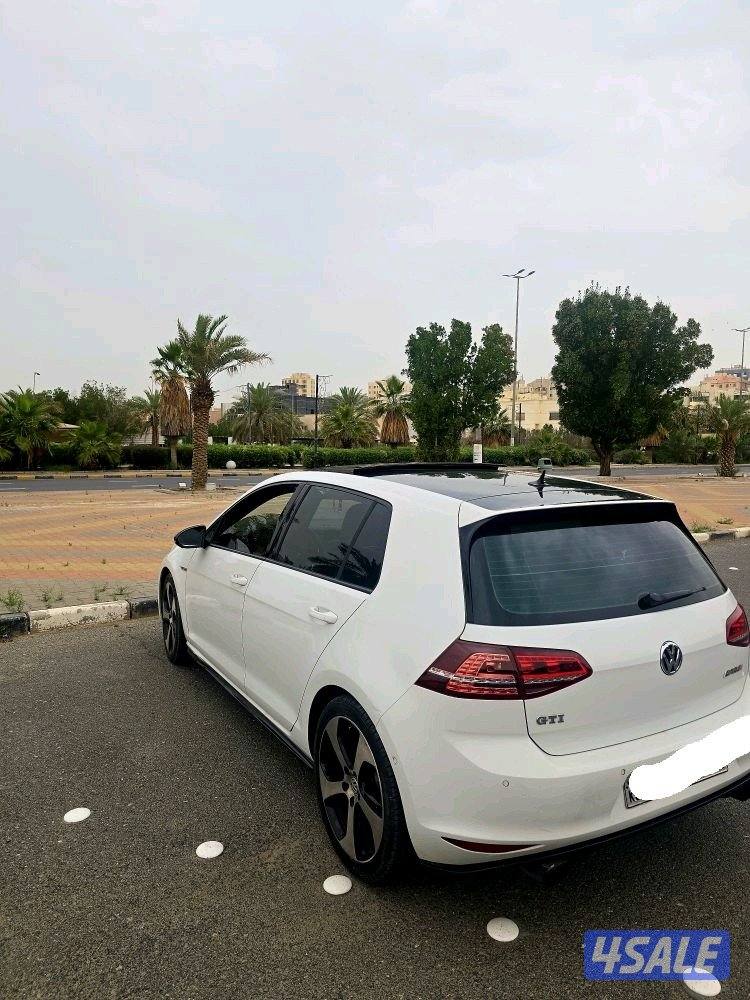 فولكسفاغن جولف موديل GTI 2014 كامل المواصفات شرط الفحص6