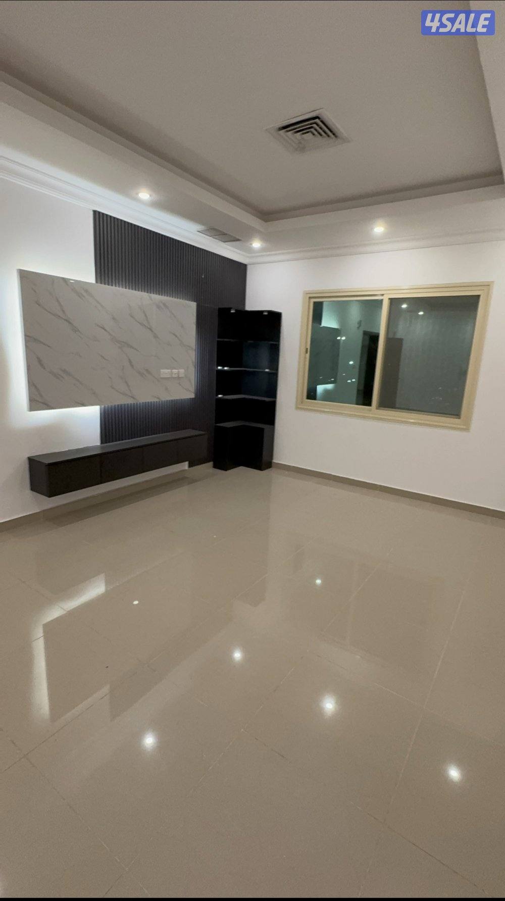 للإيجار شقة كبيرة في ابو فطيرة1