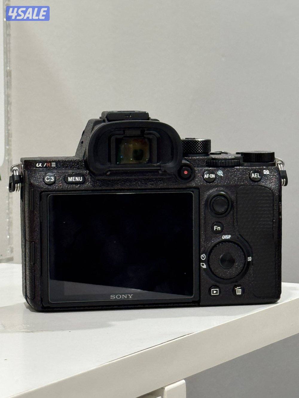 Sony A7R III – 1700 Shutter –Very good condition1