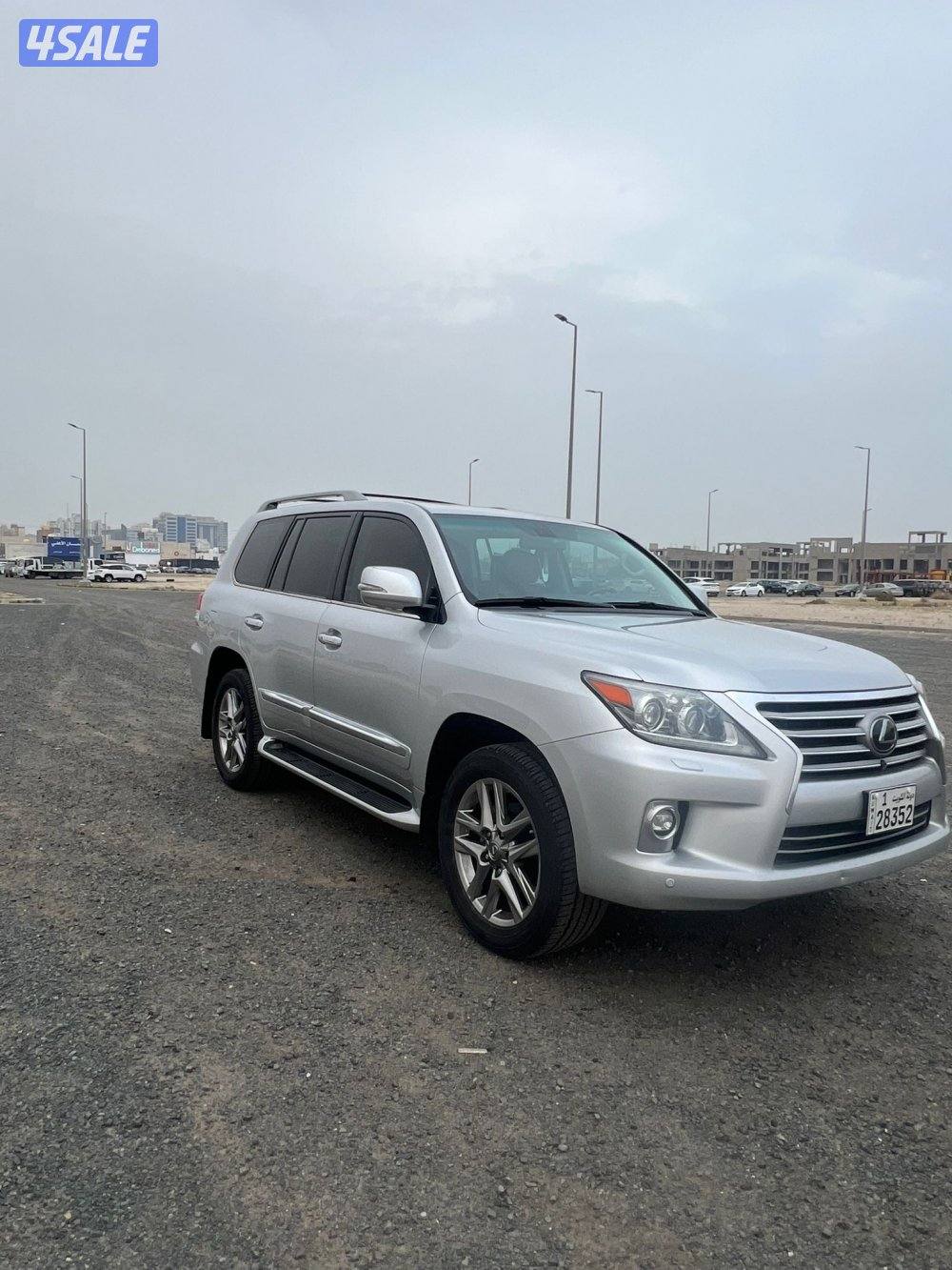 لكزس LX570 الساير 2014 بحاله الوكاله عداد 179 الف0