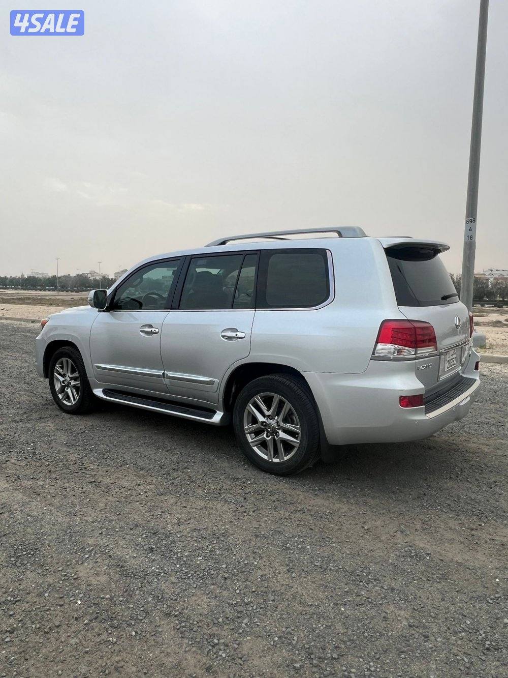 لكزس LX570 الساير 2014 بحاله الوكاله عداد 179 الف2