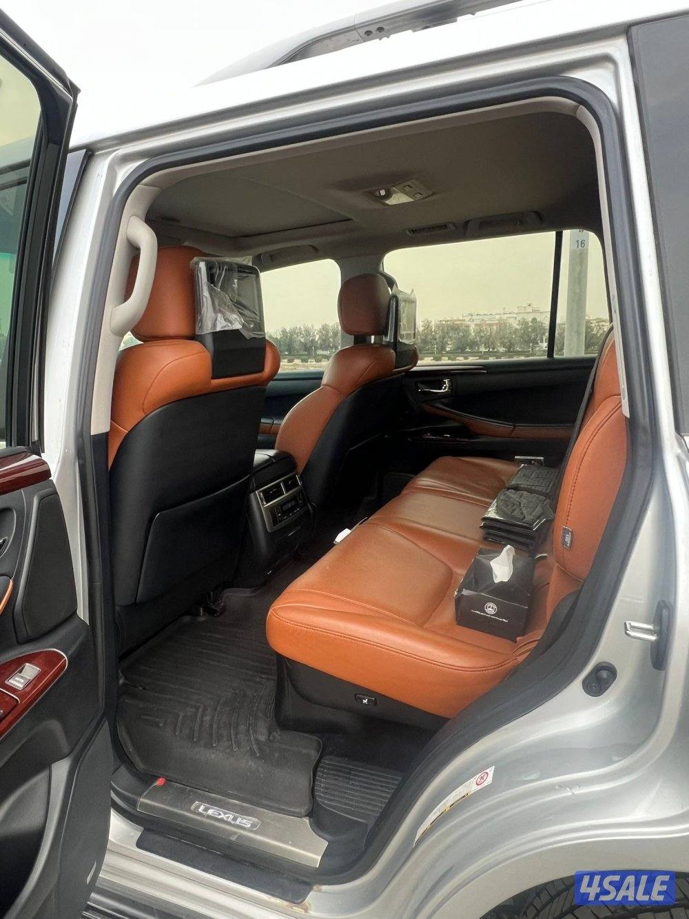 لكزس LX570 الساير 2014 بحاله الوكاله عداد 179 الف5