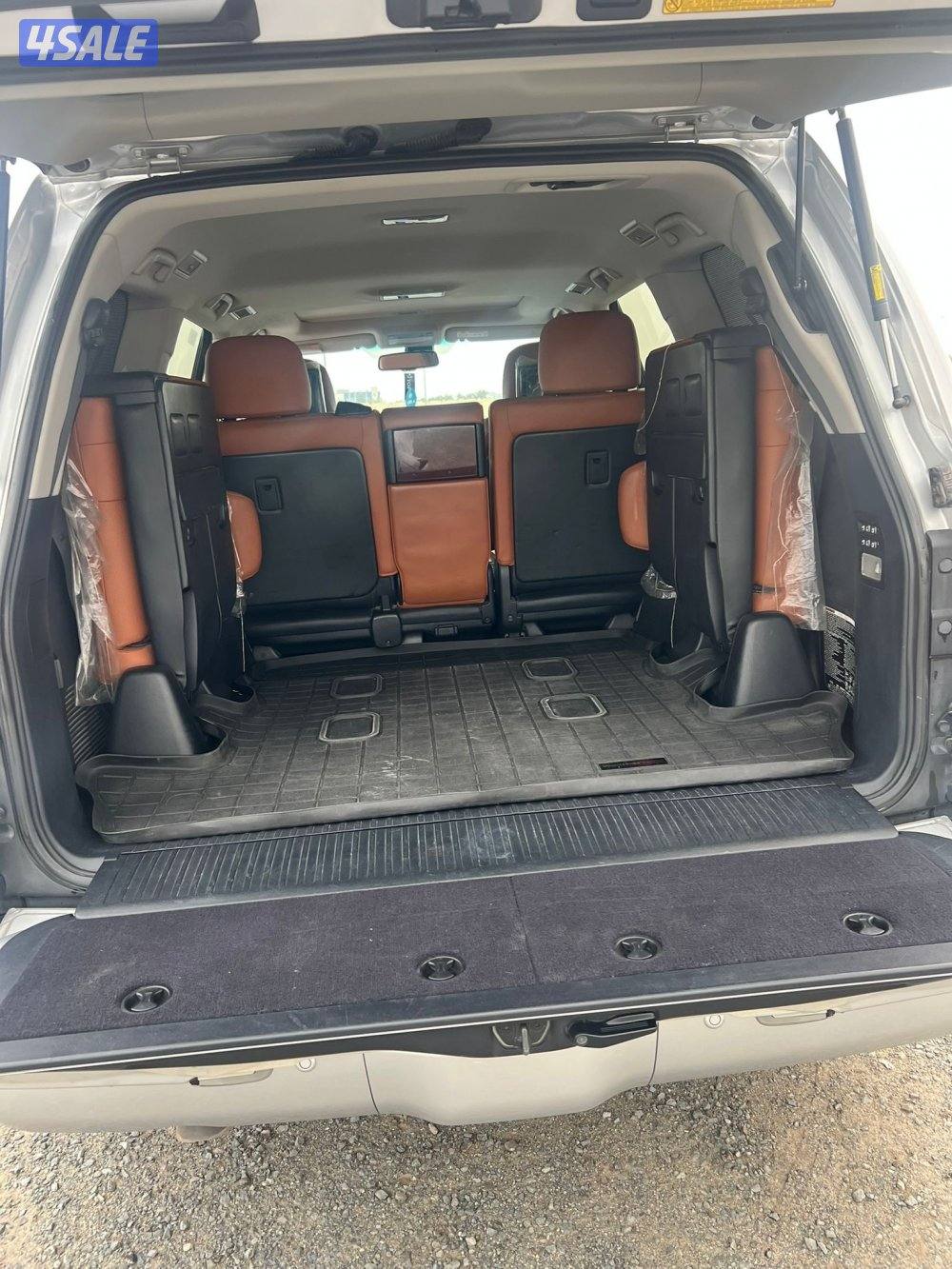 لكزس LX570 الساير 2014 بحاله الوكاله عداد 179 الف6