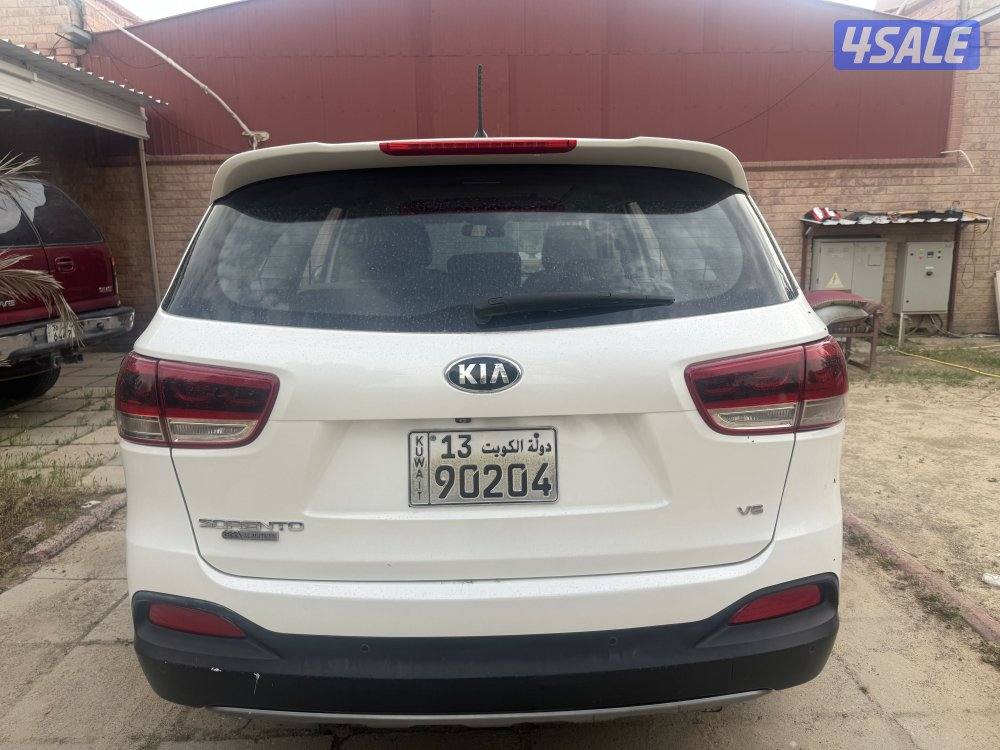للبيع سيارة كيا سورينتو موديل ٢٠١٦ للاتصال3