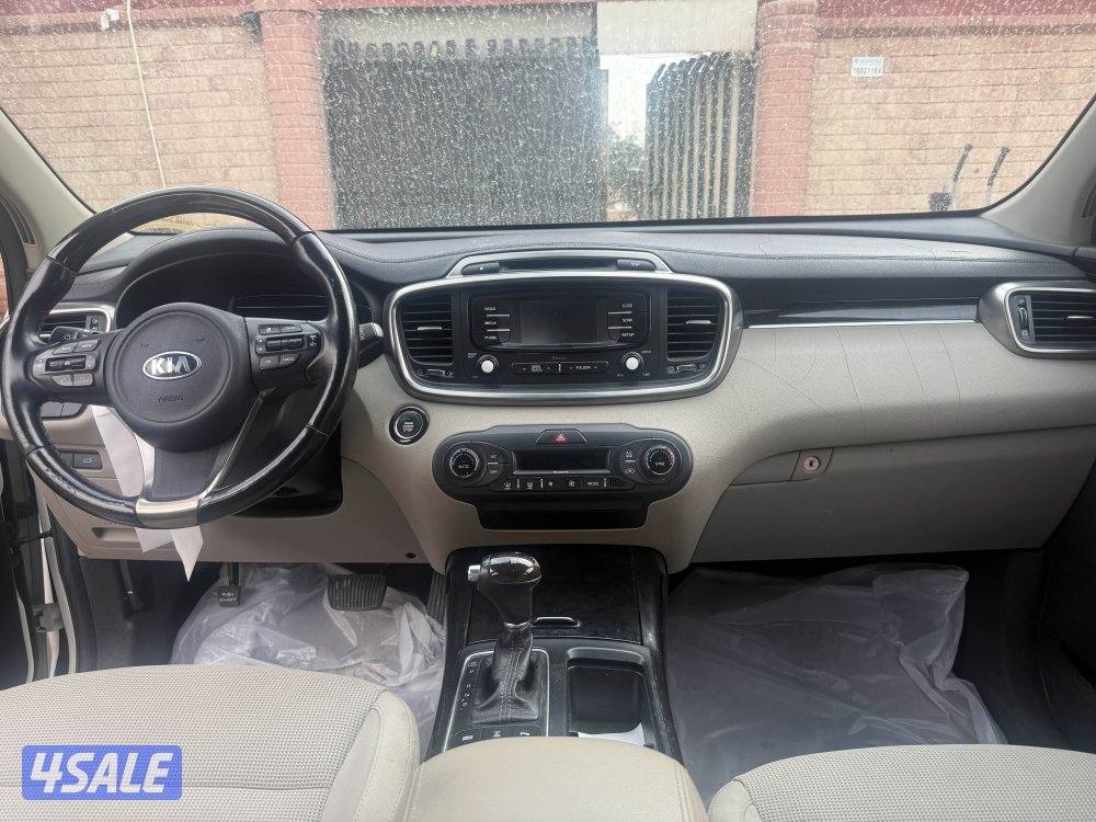 للبيع سيارة كيا سورينتو موديل ٢٠١٦ للاتصال6