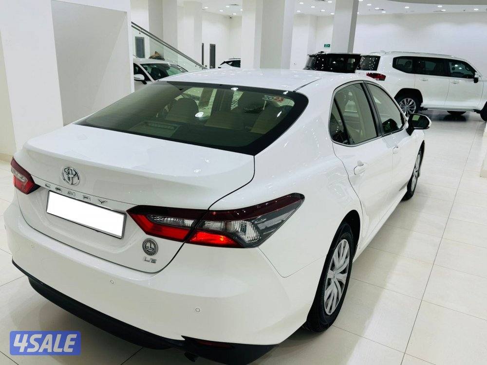 للبيع تويوتا كامري LE  2.5موديل 20232