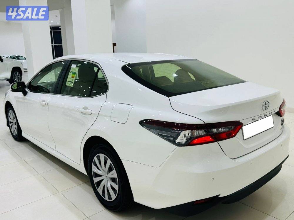 للبيع تويوتا كامري LE  2.5موديل 20233