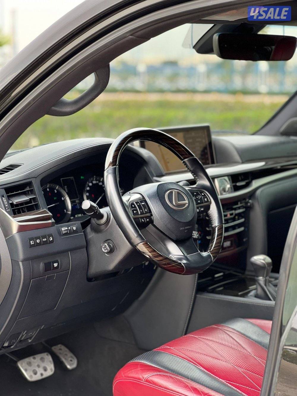 لكزس بحاله ممتاز ماشي ١٦٠ الف 20195