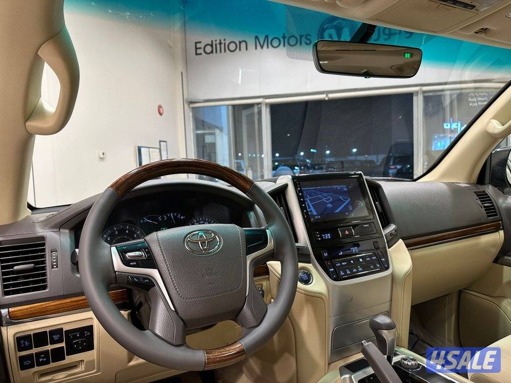 لاندكروزر GXR8